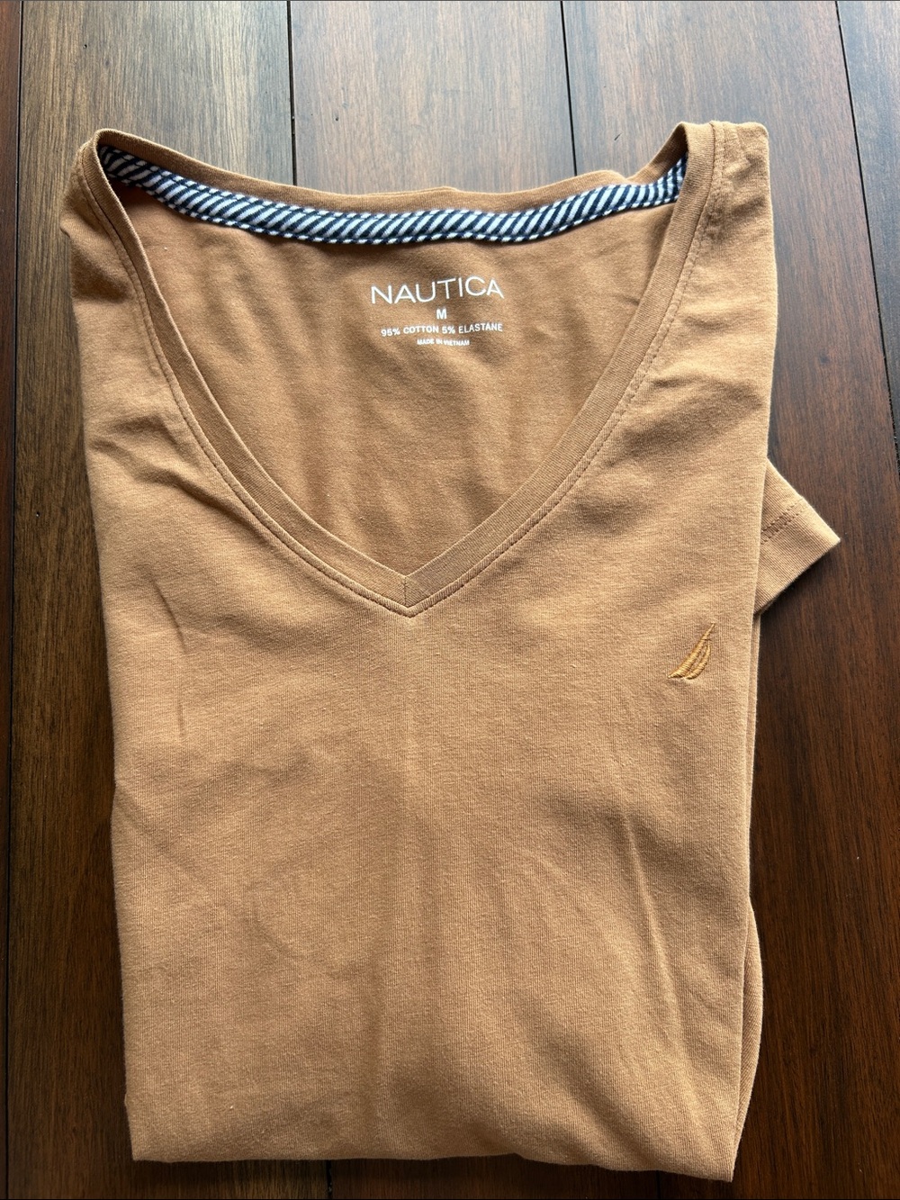 Nautica women  V-Neck Tee, size M